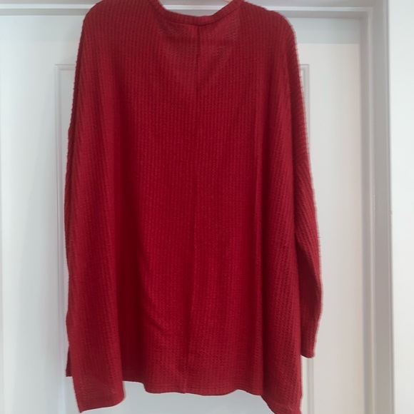 Zenana Outfitters Red Tunic Sweater with Long Sleeves and V-Neck​ - Picture 2 of 2